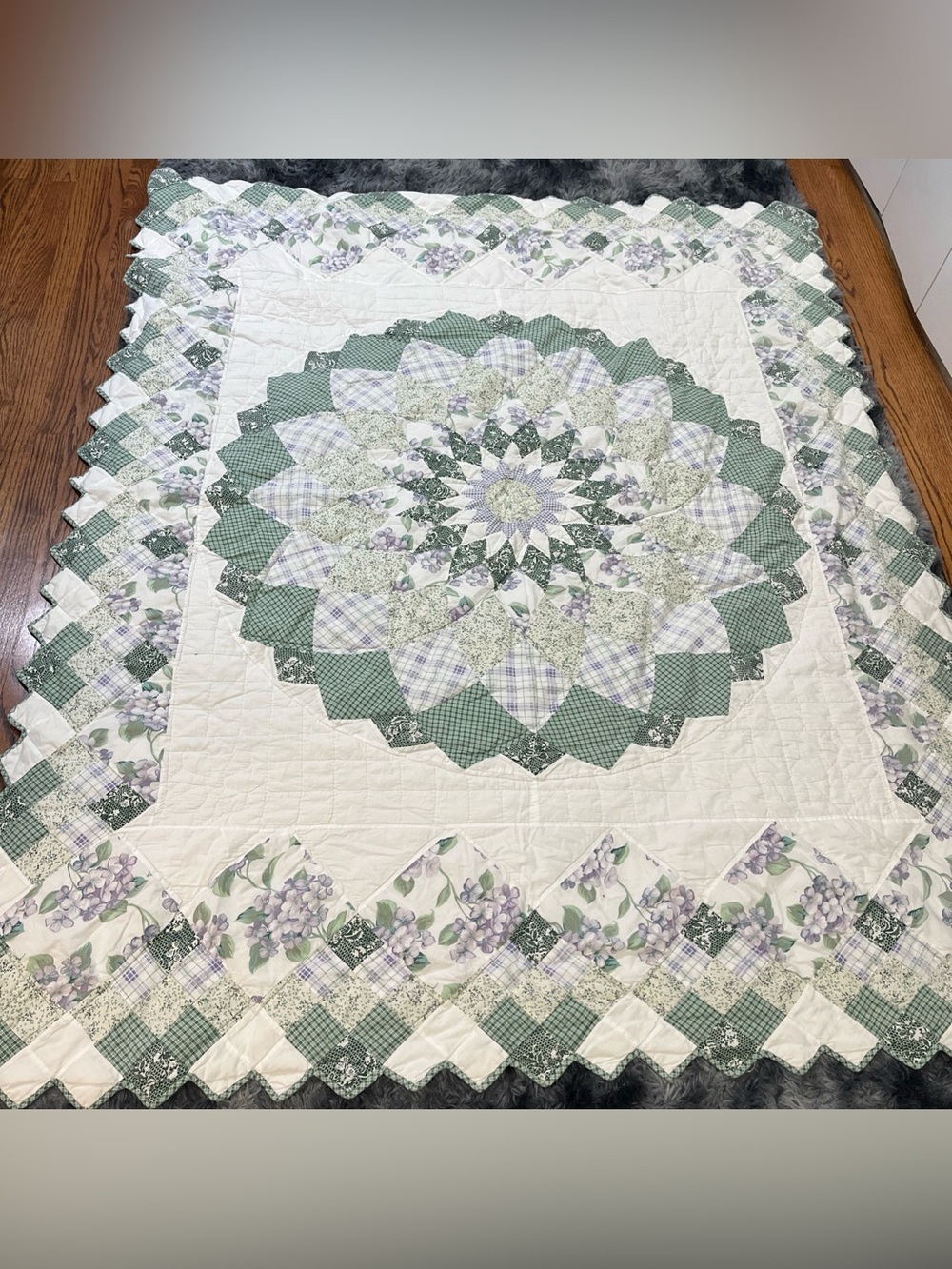 Vintage Patchwork Quilt Star Pattern handmade Green Purples Twin Scalloped Edges